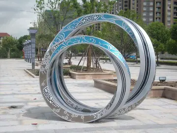 现如今不锈钢雕塑为何越来越受欢迎呢?