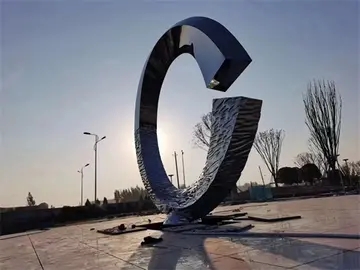 大家知道不锈钢雕塑是如何被制作出来的吗?